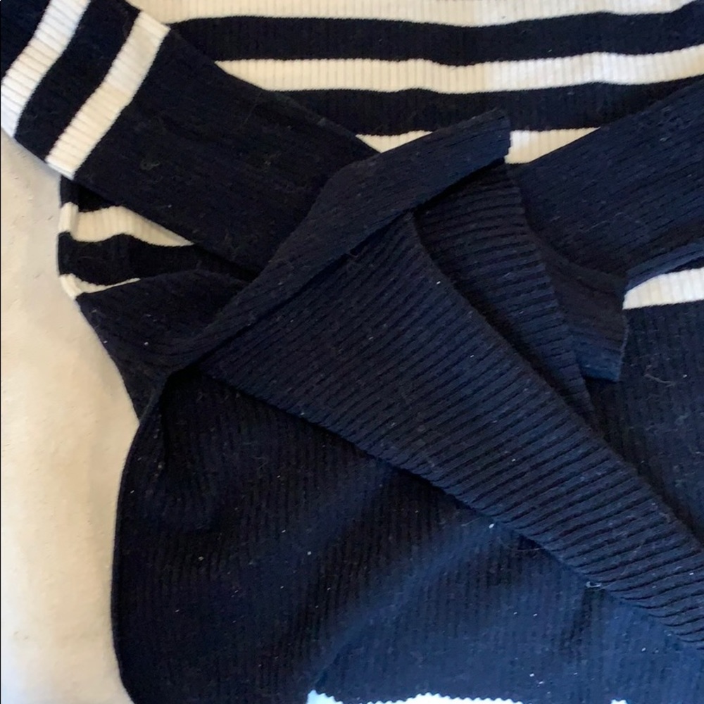 Sweater - Picture 3 of 3